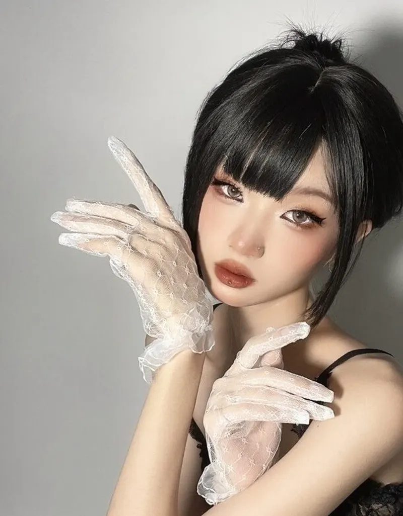 Lace Gloves