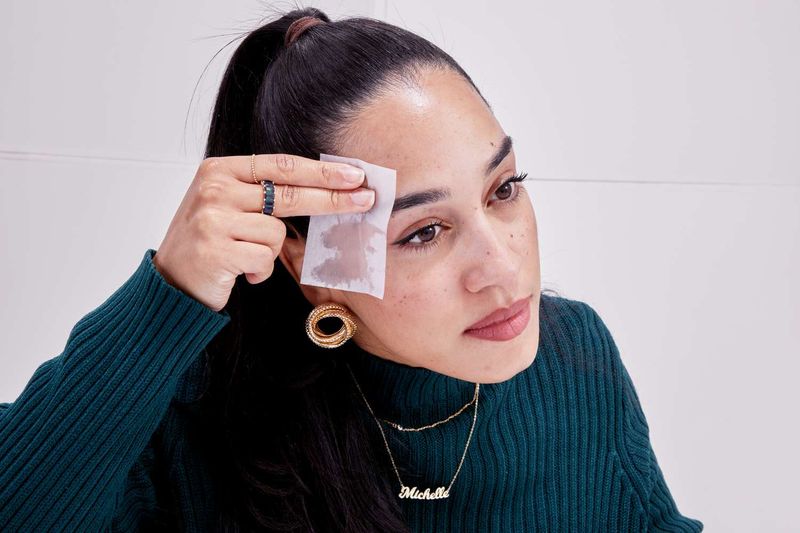 Blotting Papers Instead Of Powder Touch-ups