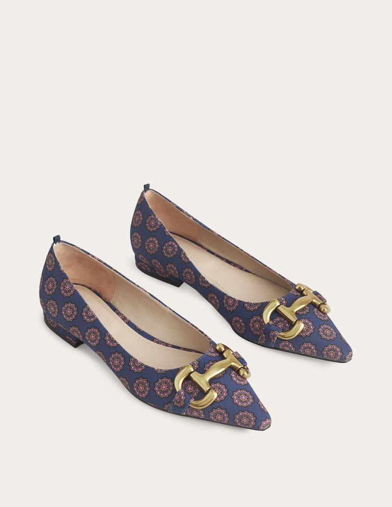 Sleek Pointed Flats With Architectural Detailing