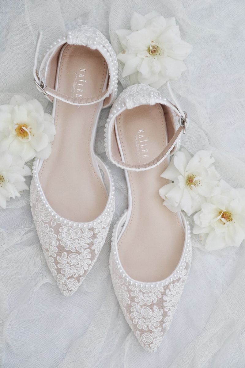 Dainty Lace Flats