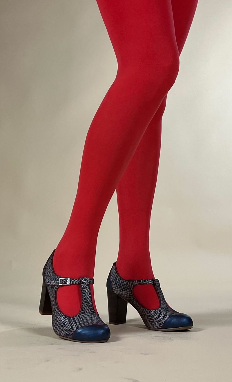 Stockings Even During Summer Heatwaves