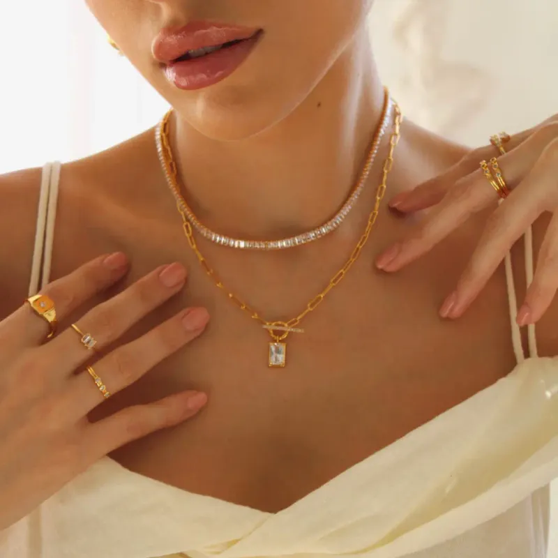 Chunky Gold Jewelry Makes Waves