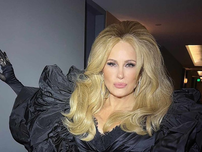 Bouffant Blowout