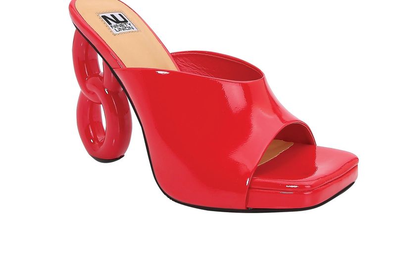 Extreme Curved Wedges