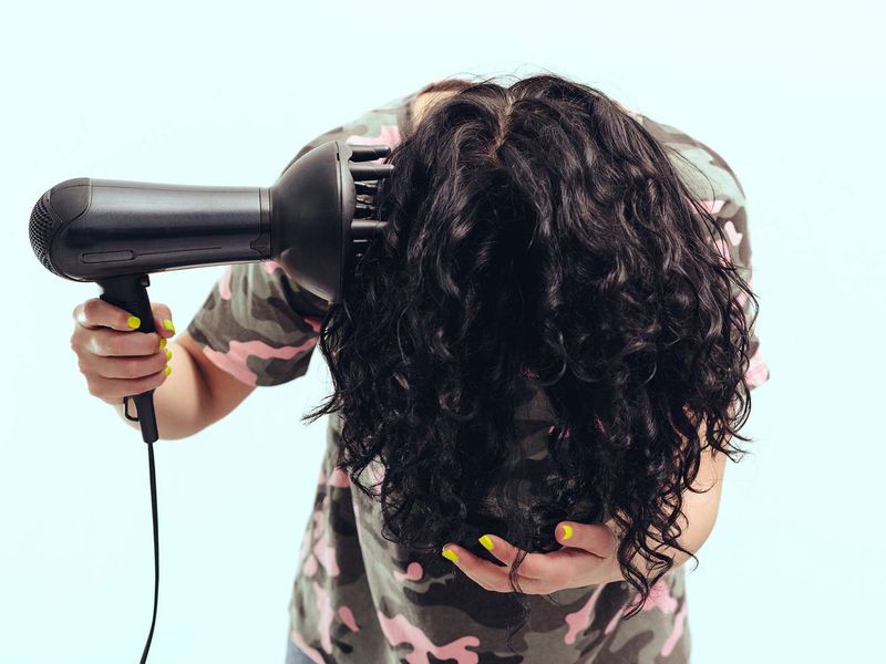 Diffuser at Medium Heat: The Curl Enhancer