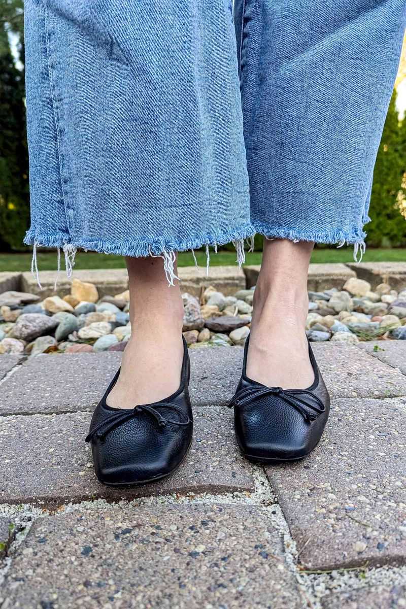 Refuse: Thin-Soled Ballet Flats