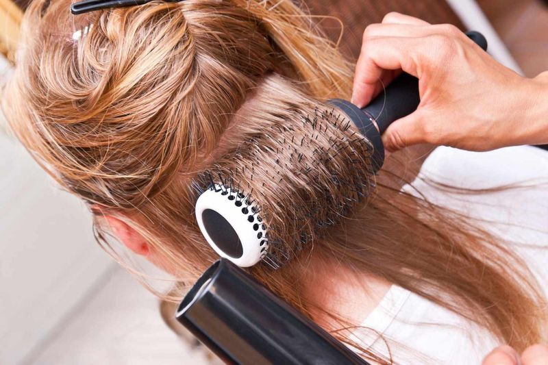 Round Brush Blowout Technique