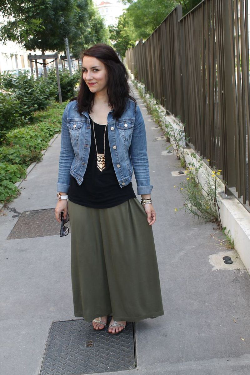 Maxi Skirt + Fitted T-shirt + Jean Jacket
