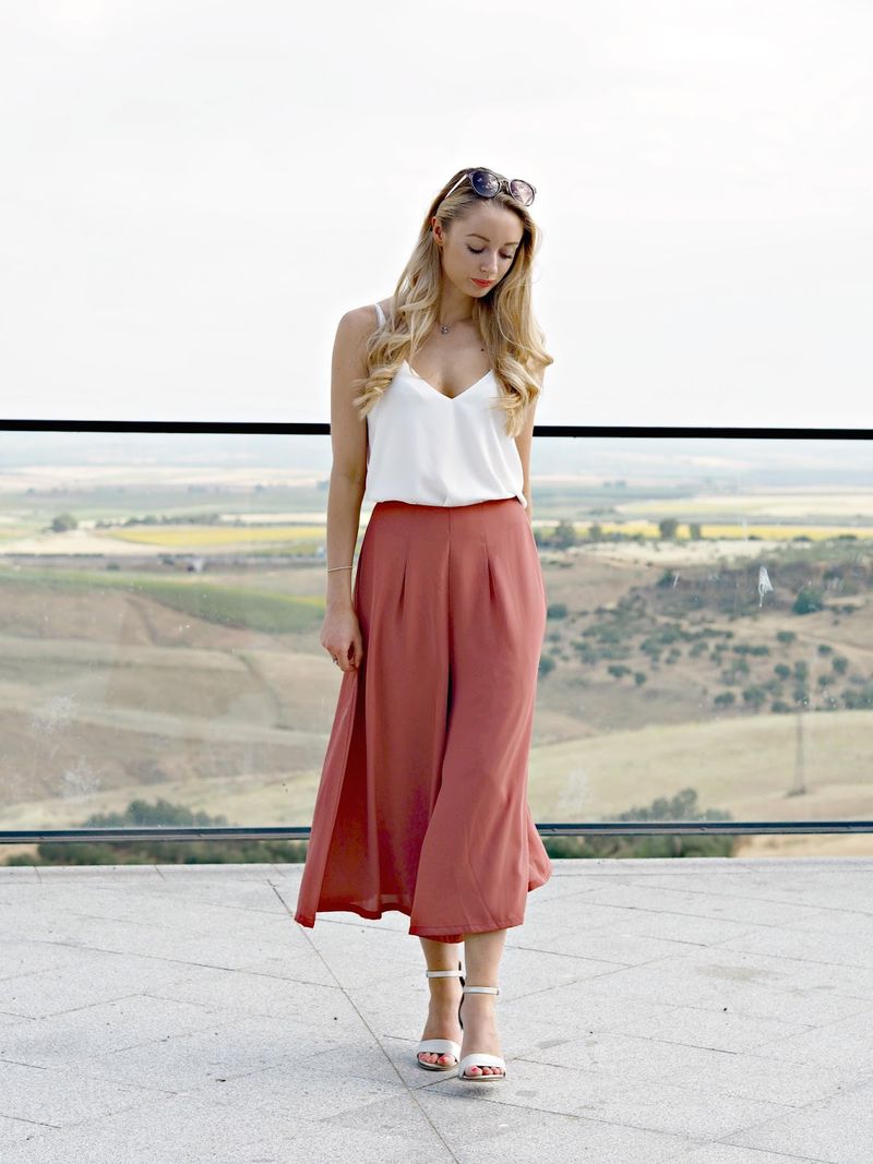 Flowy Culottes At The Right Length: The Mid-Length Magic