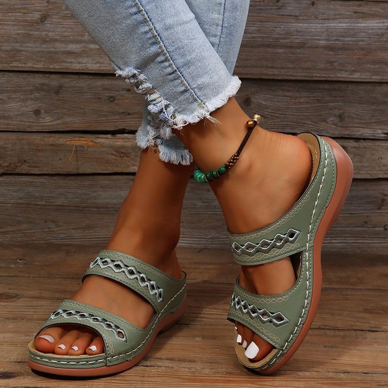 Sandals With Orthopedic Magic