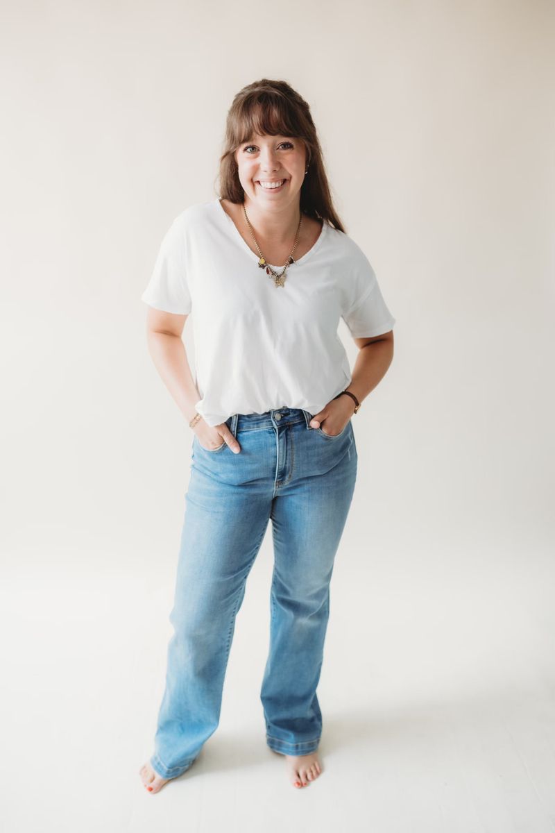 Perfectly Cut Straight-Leg Jeans