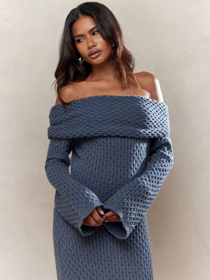 Shoulder-Baring Beauties