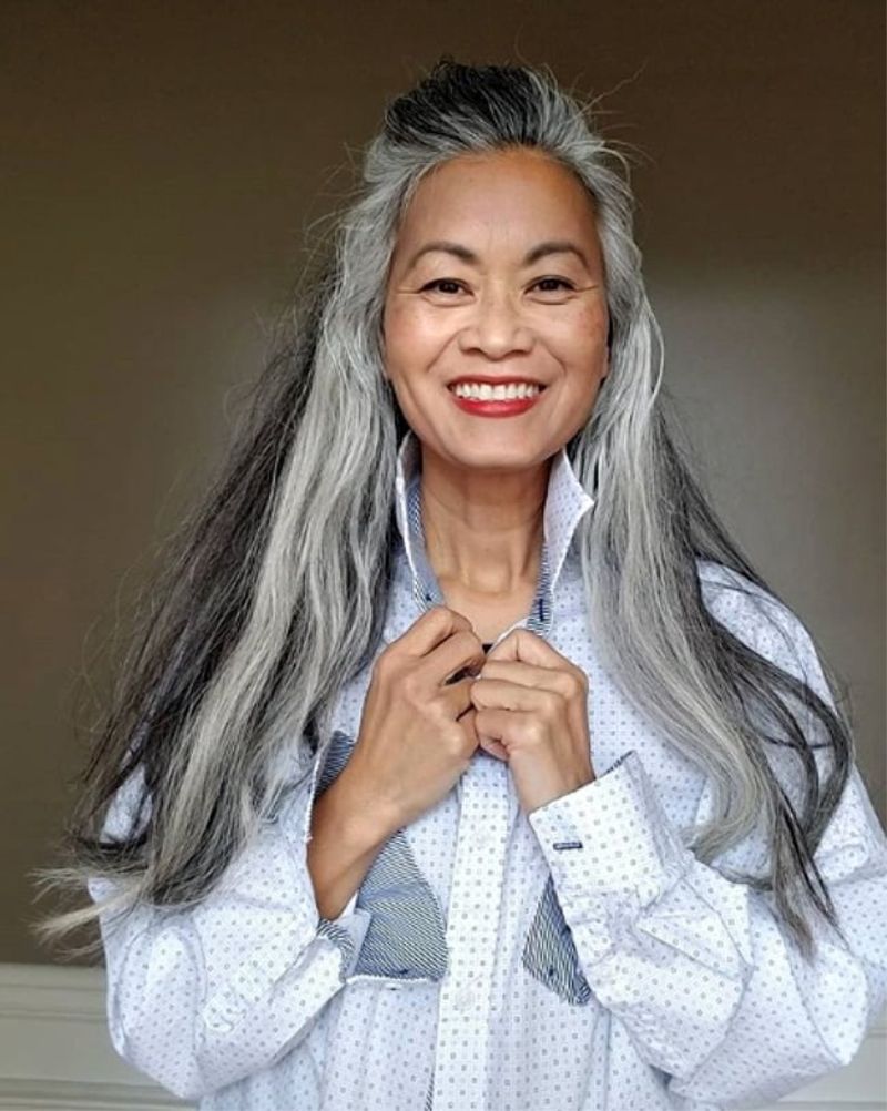 Long, Straight Hair Without Layers