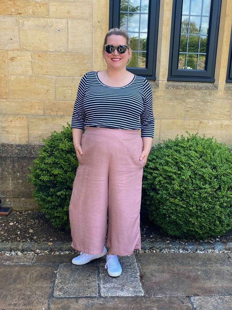 Shapeless Elastic-Waist Pants Add Years