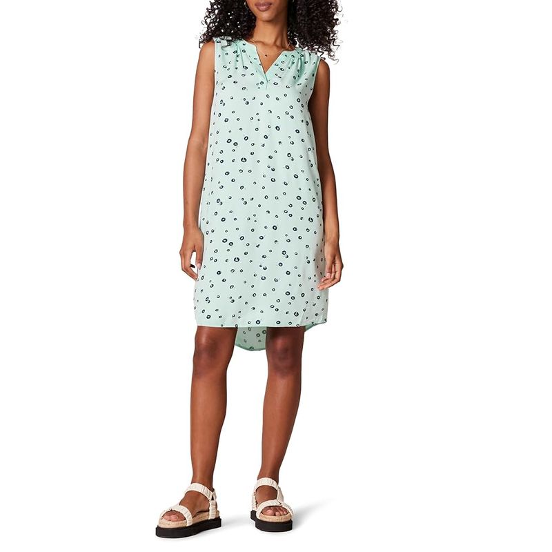 The Minimalist Shift Dress