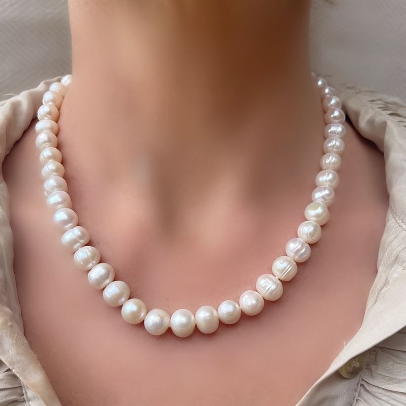 Elegant Pearl Necklace