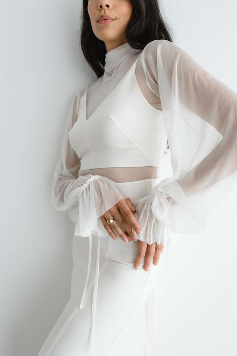 Layer Sheer White Pieces