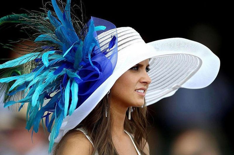 Distracting Statement Hats
