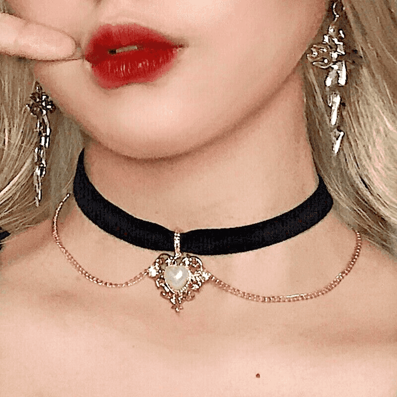 Choker Necklaces That Came Full Circle