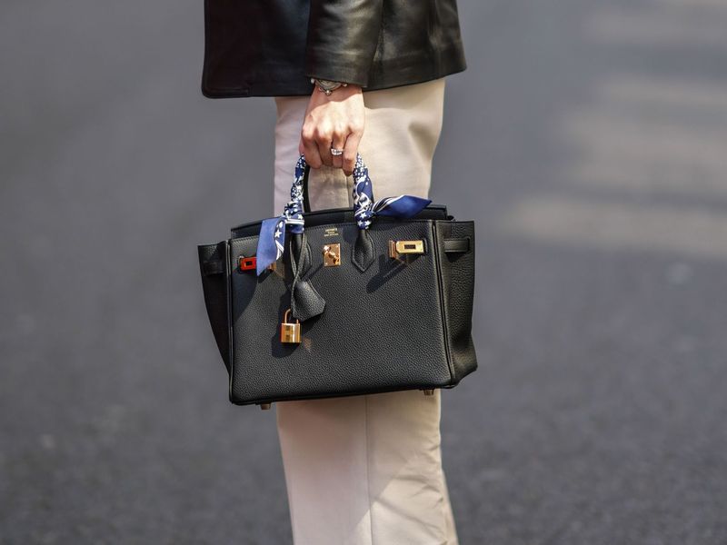 Structured Handbag Sophistication